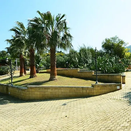 Il Patio Aparthotel 2*